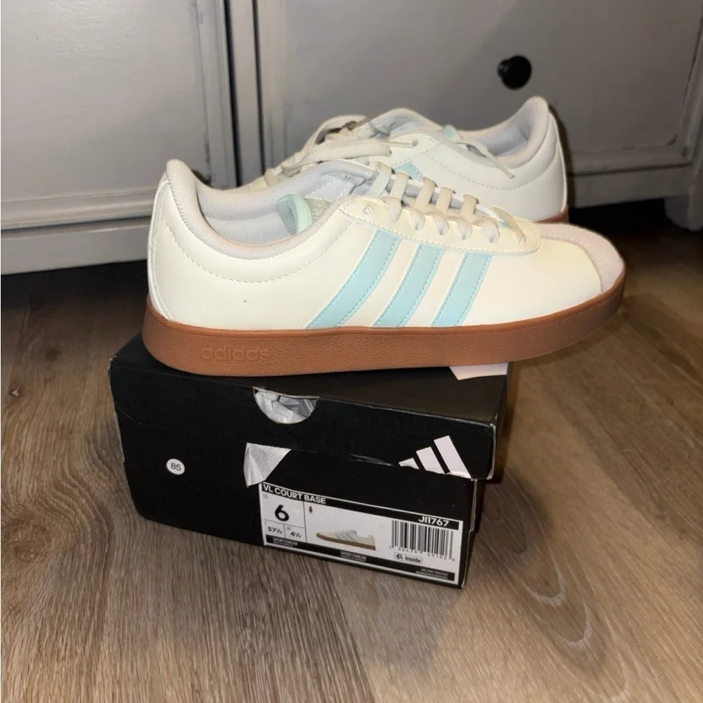 Adidas - Picture 1 of 3